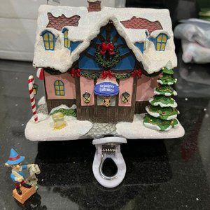 HAWTHORNE VILLAGE BRADFORD EXCHANGE COLLECTIBLE HOUSE